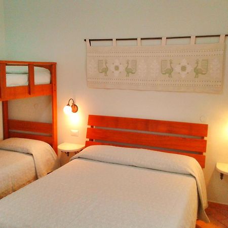 Nuraghe Bianco Bed and Breakfast Santa Maria la Palma Buitenkant foto