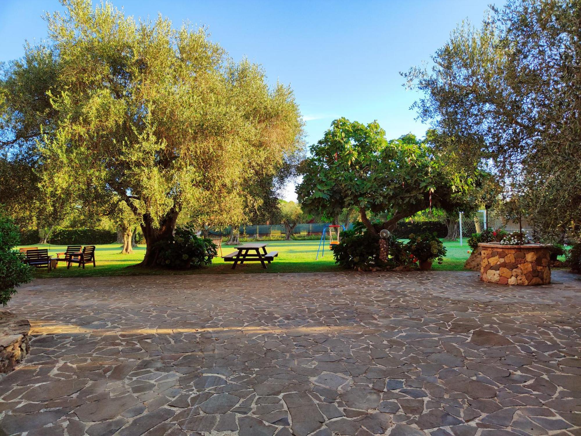 Nuraghe Bianco Bed and Breakfast Santa Maria la Palma Buitenkant foto