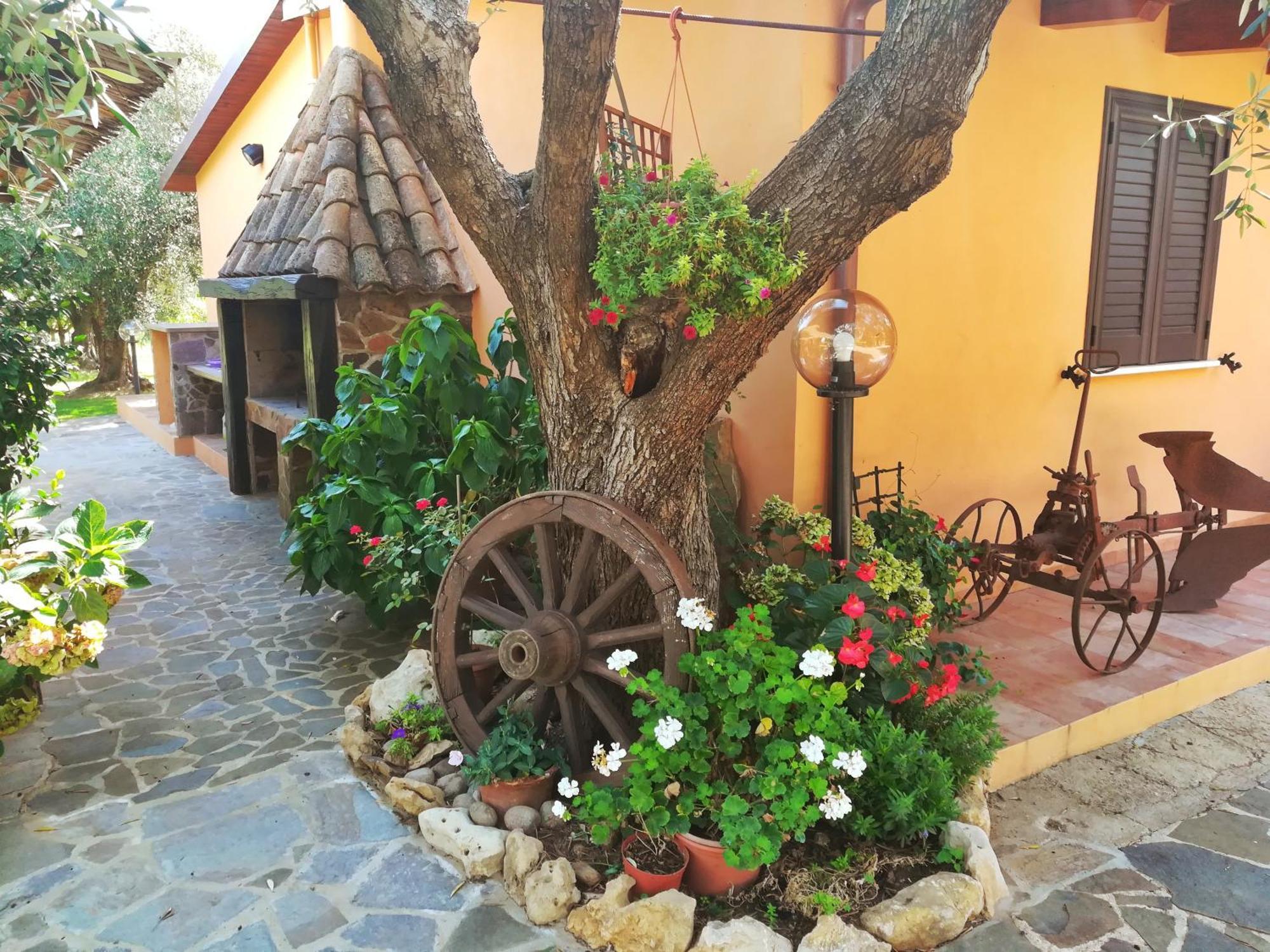 Nuraghe Bianco Bed and Breakfast Santa Maria la Palma Buitenkant foto